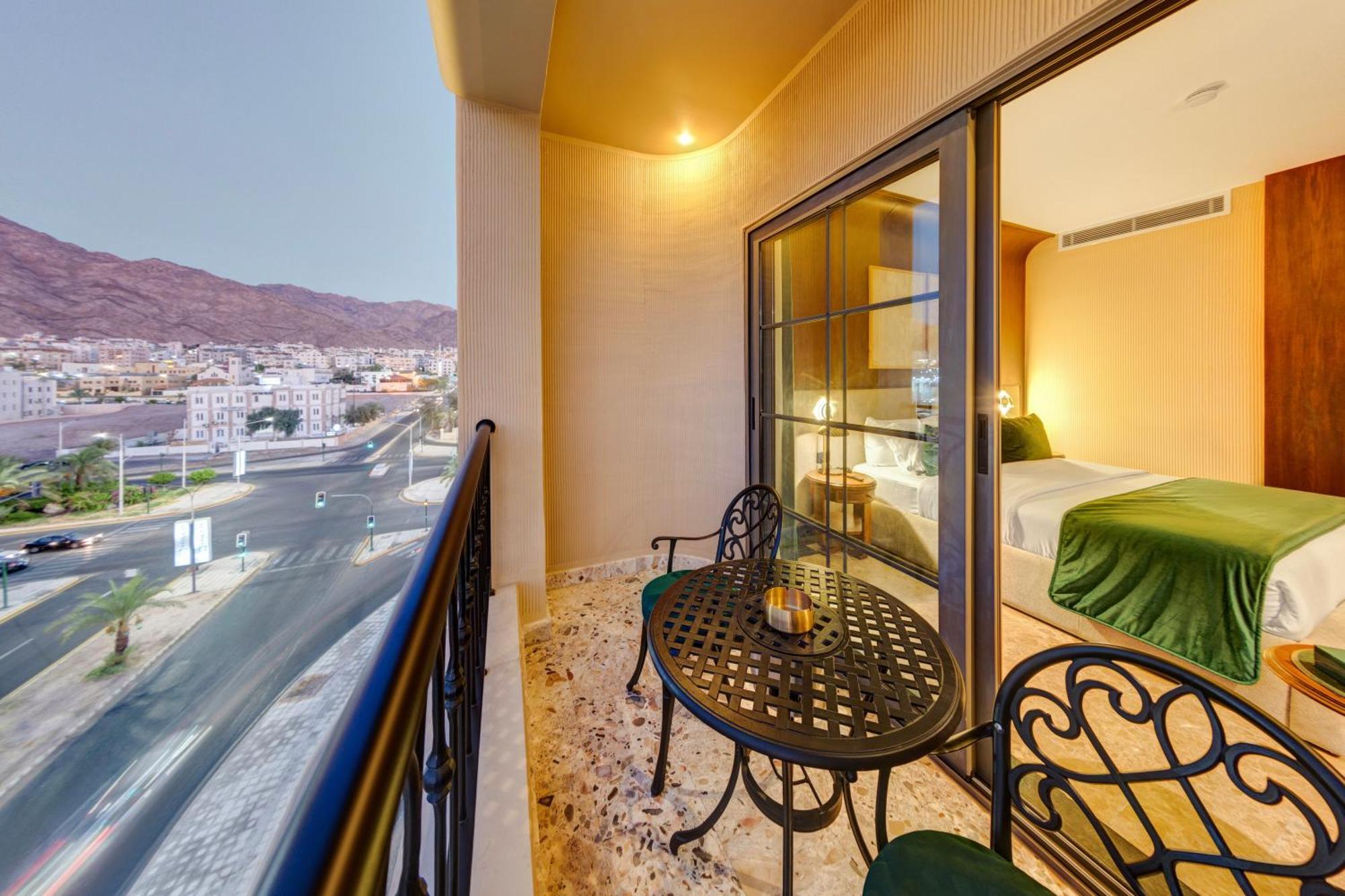 Bratus Hotel Aqaba Eksteriør billede